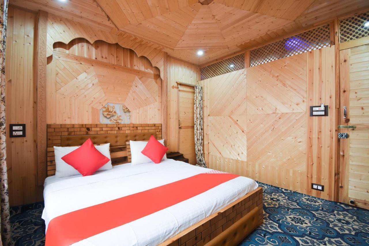 Oyo 66637 Merlin Group Of Houseboats Hotel Srīnagar Exterior foto